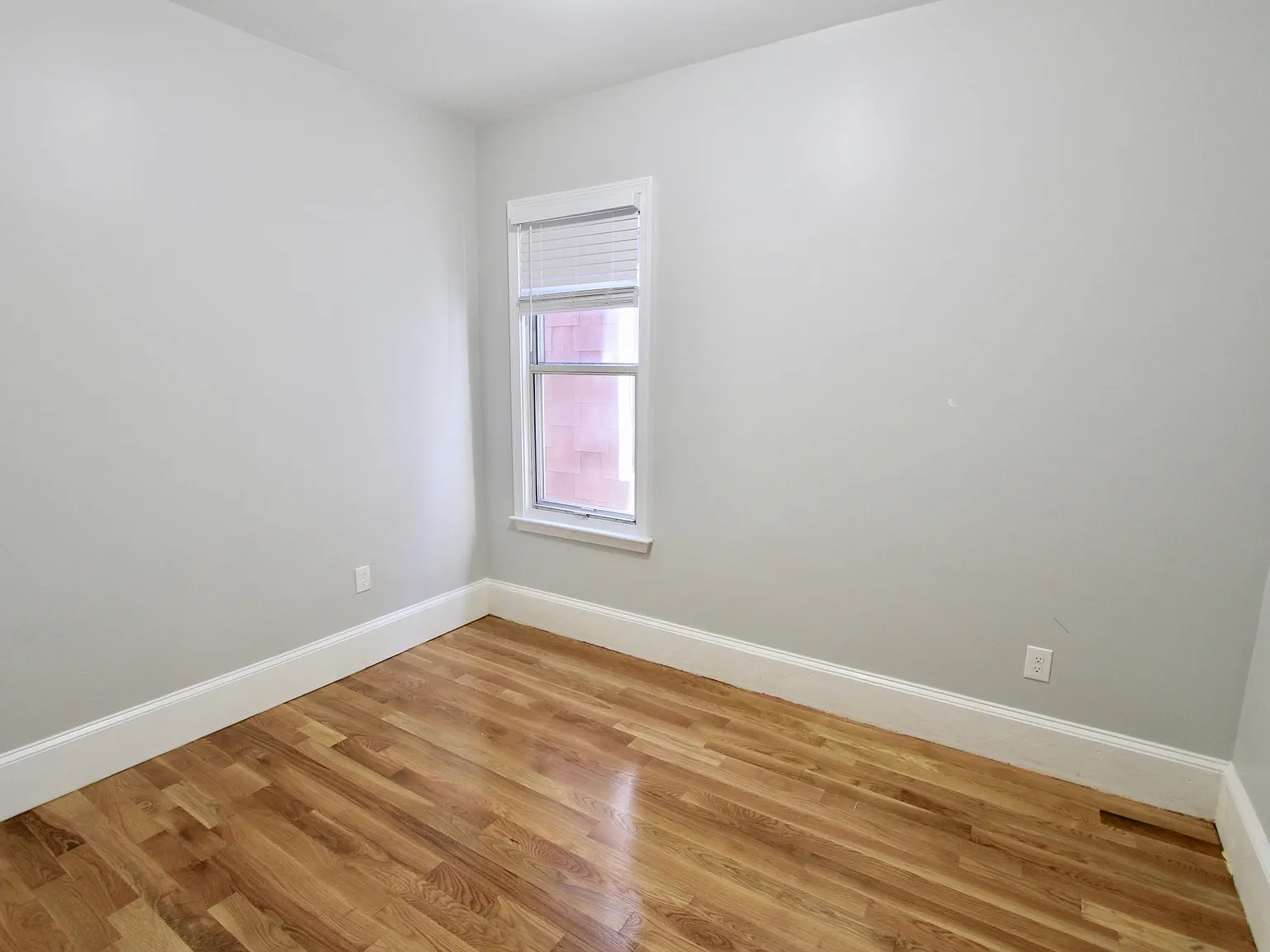 460 Saratoga Street Apartments — Photo 4