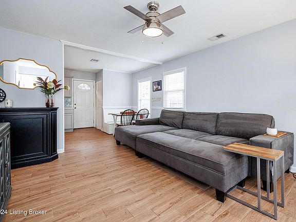 4th image of 2307 Medford Ln