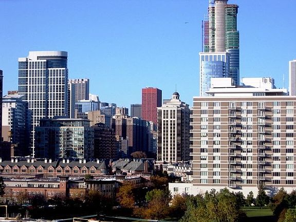 3rd image of 1717 S Prairie Ave APT 804