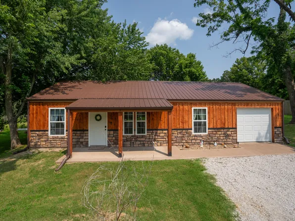 306 S Chestnut Street, Stockton, MO 65785