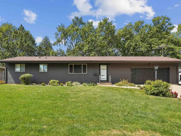 2726 Edgemont Ave, Waterloo, IA 50702