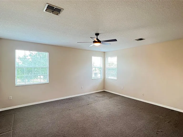 806 Lost Grove Cir — Photo 38