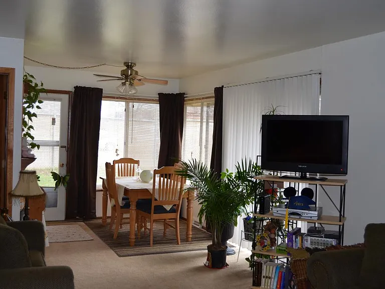 Windpoint Apartments — Photo 12