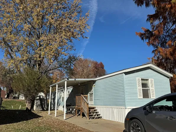 223 Arapaho Dr, Belleville, IL 62220