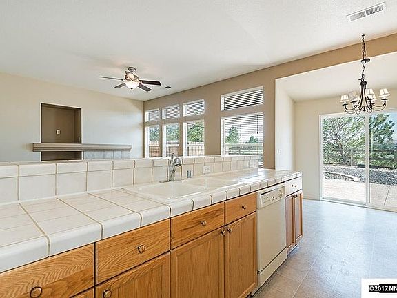 5th image of 3285 Zaragoza Dr
