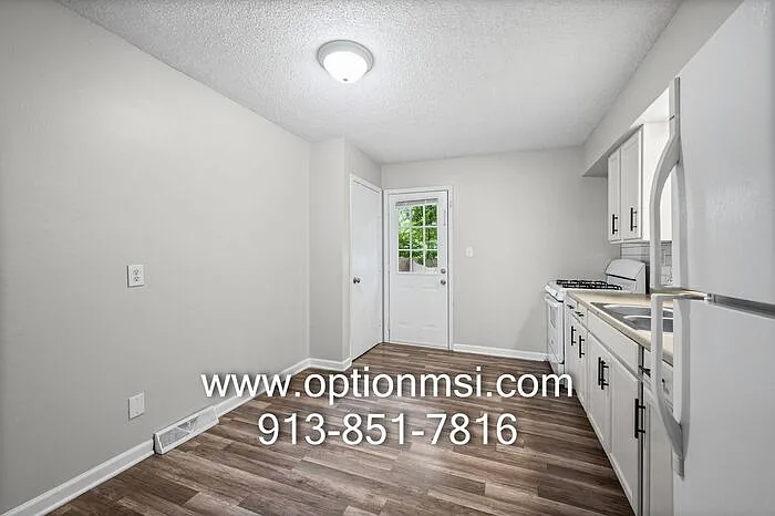 345 S 73rd Dr — Photo 10