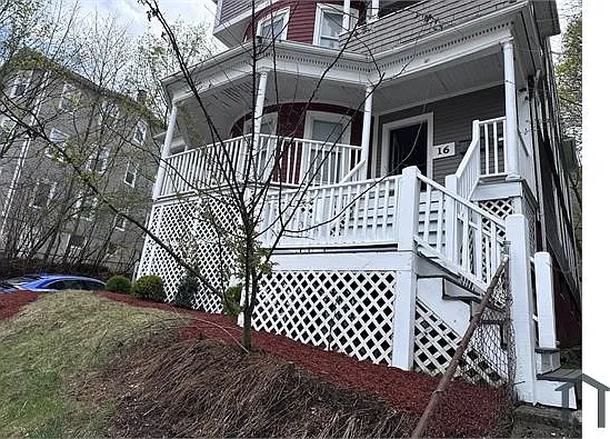 16 Hillside St #2 — Photo 4
