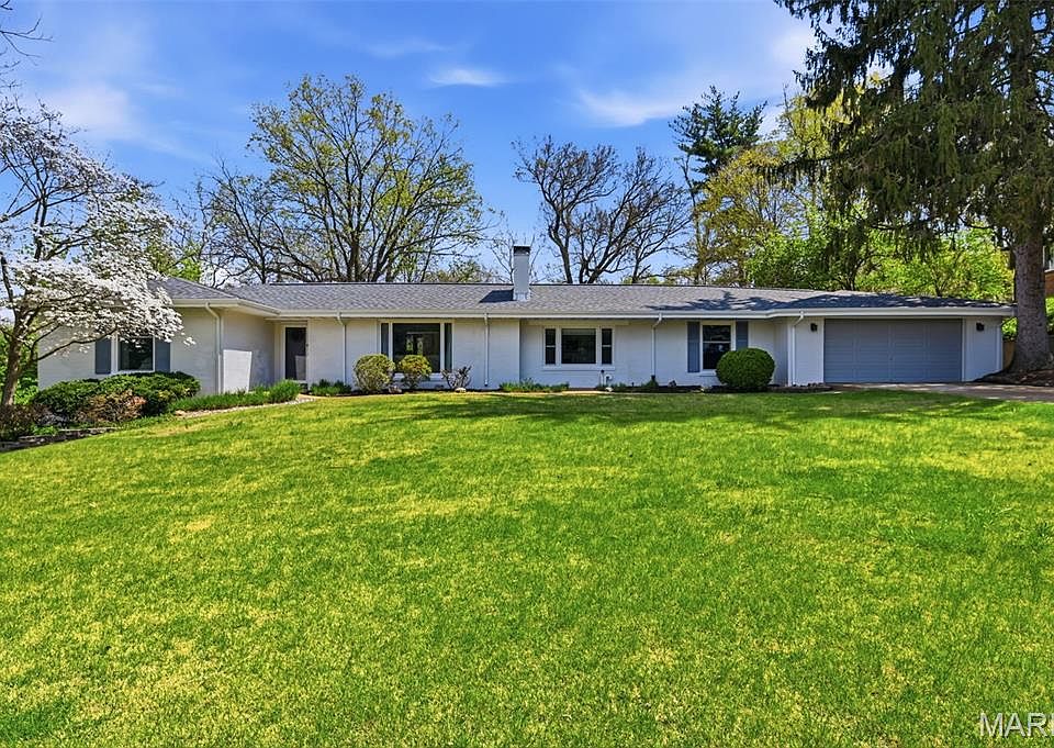 1st image of 6 Lake Pembroke Dr