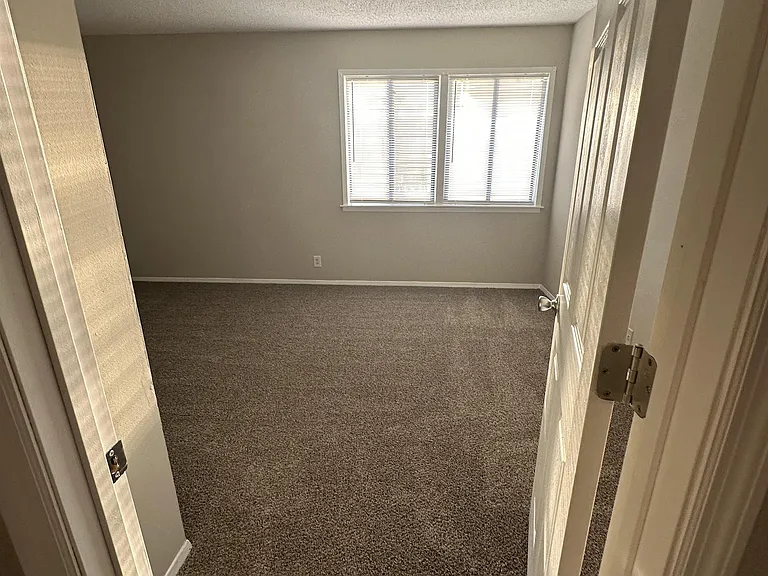 1057 Harold Dr #1 — Photo 11
