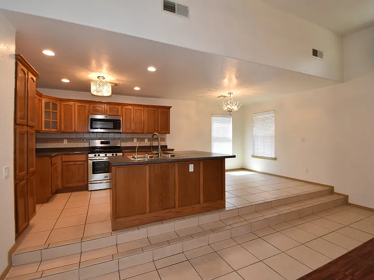 13737 Paseo Sereno Dr — Photo 9