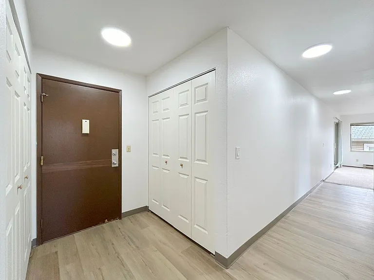 Wingate Apartments — Photo 25