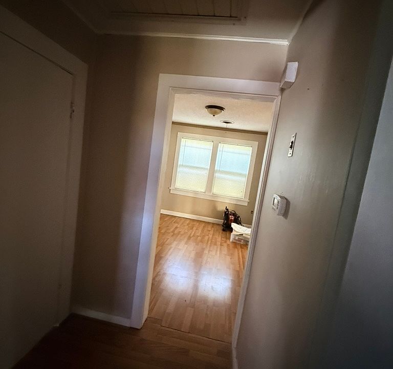 Hallway Between Dinning and Bathroom