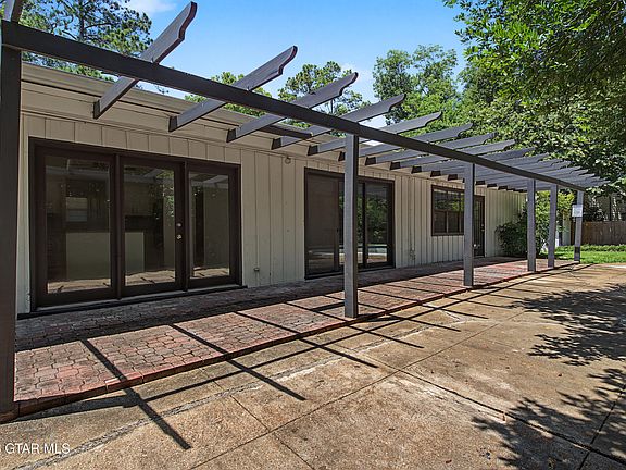 4th image of 213 White Dr