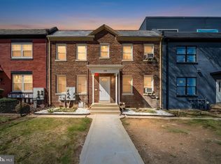 220 21st St NE, Washington, DC 20002