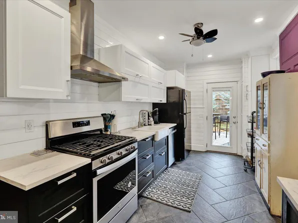 126 N Plum St, Lancaster, PA 17602