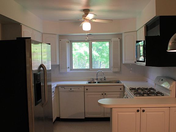 5th image of 1902 Pickfair Dr