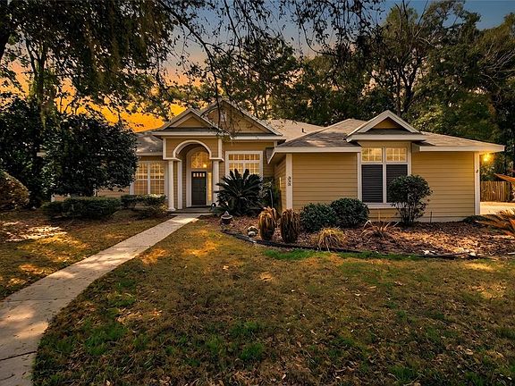 2nd image of 922 SW 88th St