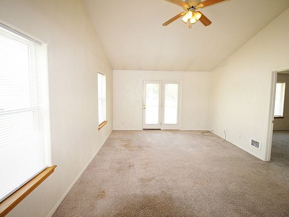 5th image of 2819 E Chasewood Dr