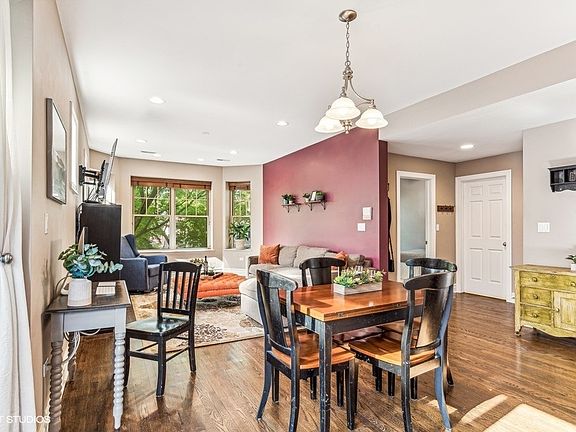 4th image of 1251 W Granville Ave APT 2