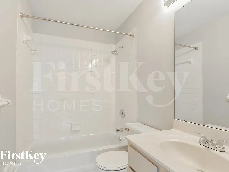 338 Forest Grove Ct — Photo 13