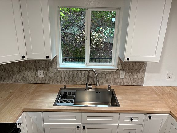 4th image of 146 Upper Sunset Dr #146