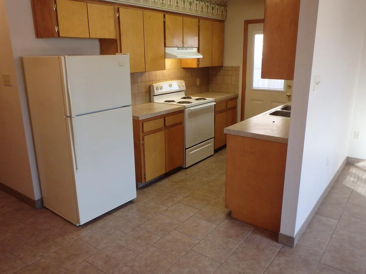 2 bed, 960 sqft, $800 — Photo 3