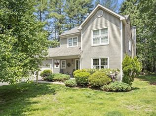 8 Stonegate Ln, Bedford, MA 01730