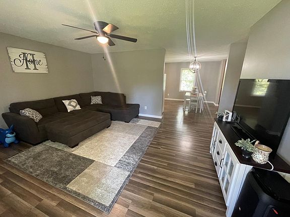 5th image of 315 E Fairground Ave