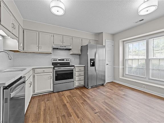 4th image of 4344 Edith Ln APT C