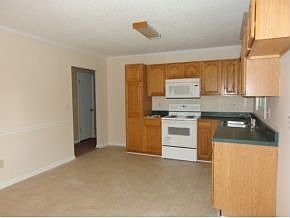 5th image of 100 Forestwood Dr