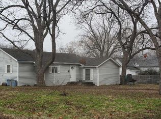 506 N Cherry St, Aubrey, TX 76227