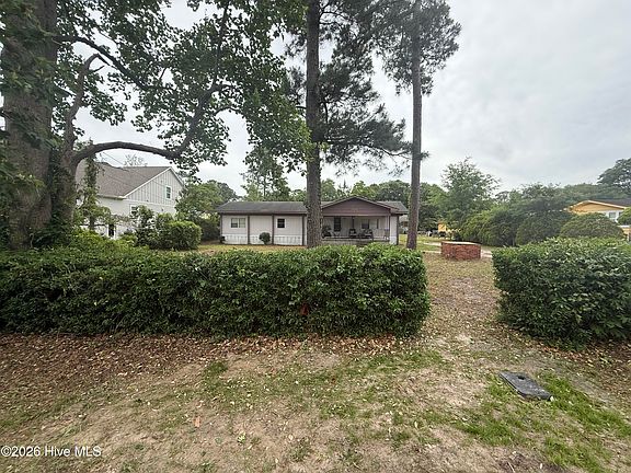 3rd image of 214 Trails End Road