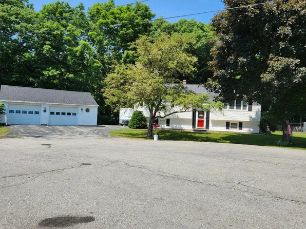 17 Rolfe Circle, Gardiner, ME 04345
