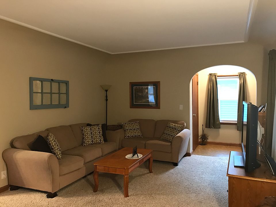 Large family room!