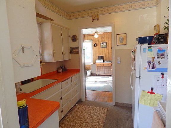 3rd image of 2060 Bremer Dr