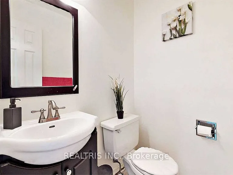 68 Gretman Cres — Photo 19