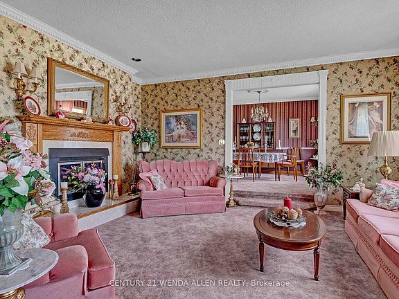 4th image of 30 Skye Valley Dr