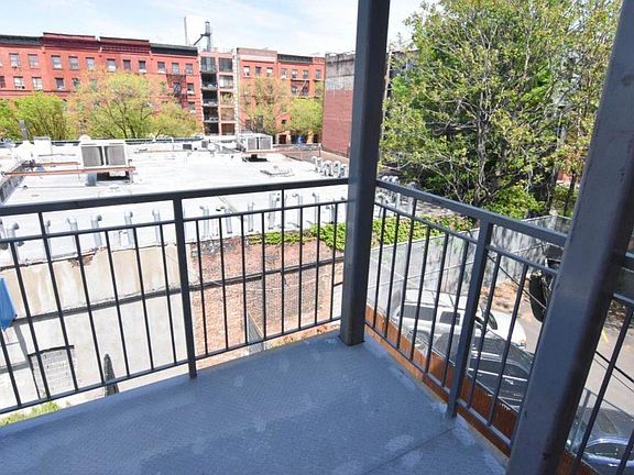 5th image of 269 W 134th St #2R