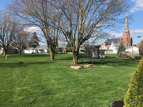 4th image of 25 E Park St