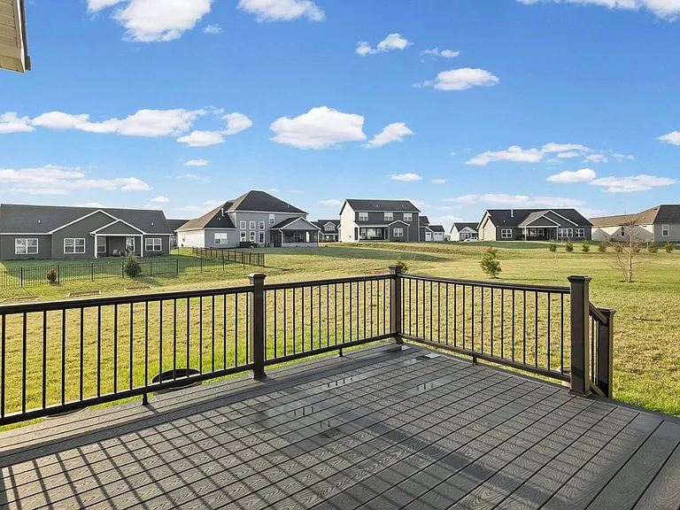 5335 Daffodil Dr — Photo 31