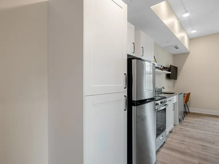 Beautiful Apartments West Grand Neighborhood — Photo 44