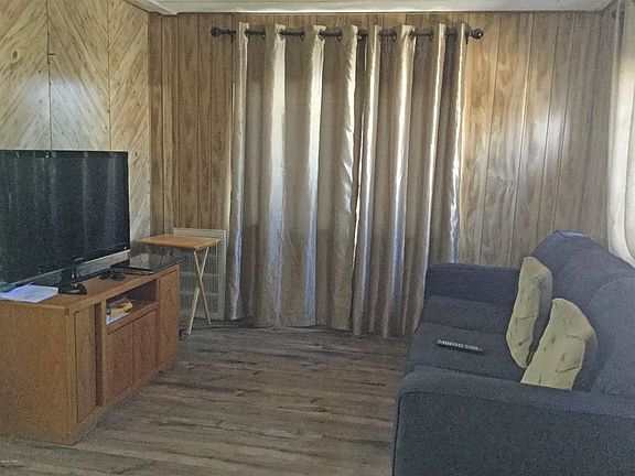 2nd image of 3129 Lake Dr