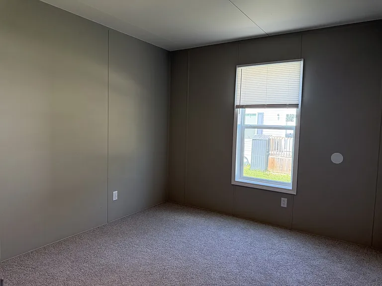 400 Wonderland Dr — Photo 2