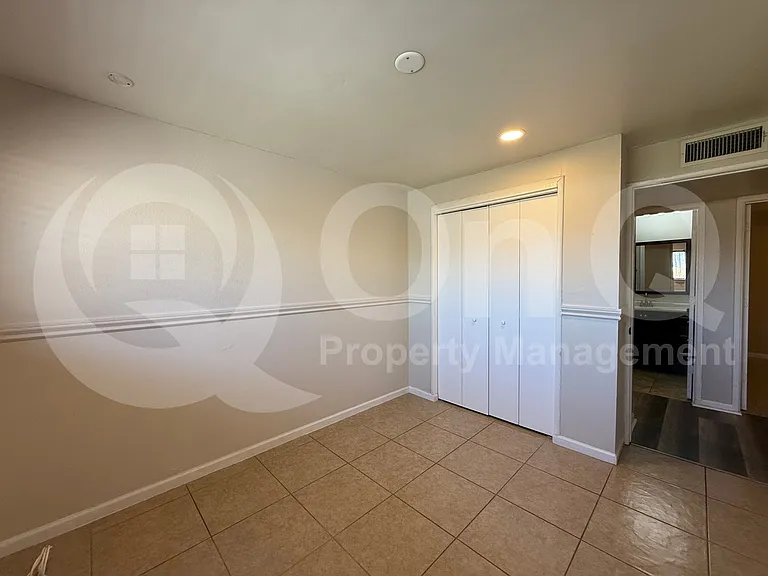 8601 E Calle Bolivar — Photo 31