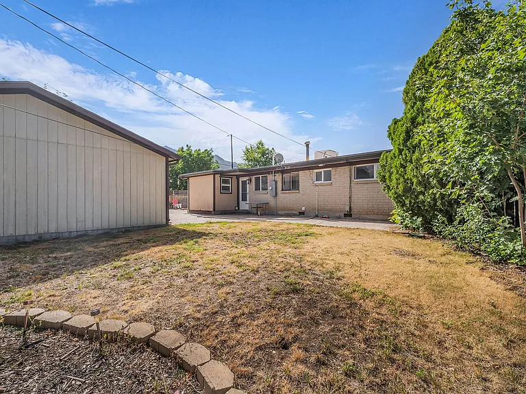 2189 E 6675 S — Photo 21