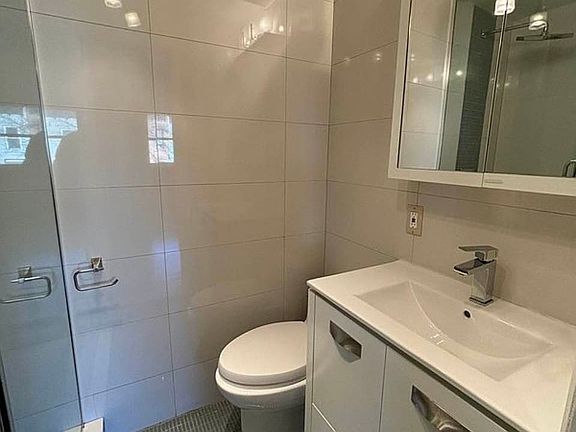 5th image of 374 7th St APT 6