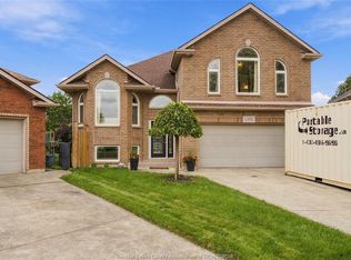 1352 Meridian St, Windsor, ON N9G2Z8