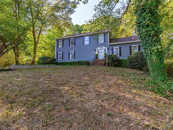 2nd image of 203 Forestview Dr