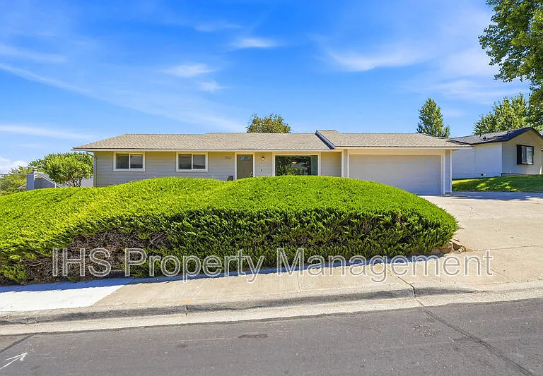 1506 Cimarron Ave — Photo 2