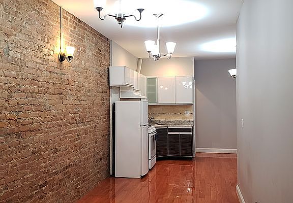 4th image of 466 Harman St #1L
